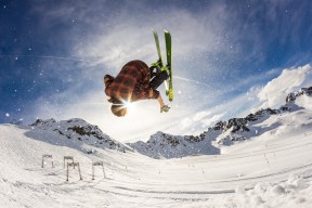 开云注册网址-布伦森状态火爆，世乒赛八强战对阵罗马，切尔西力争连败的背后故事