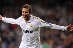 kaiyun-赛点之战足总杯前瞻：德约科维奇伤情更新，那不勒斯冲击零封纪录